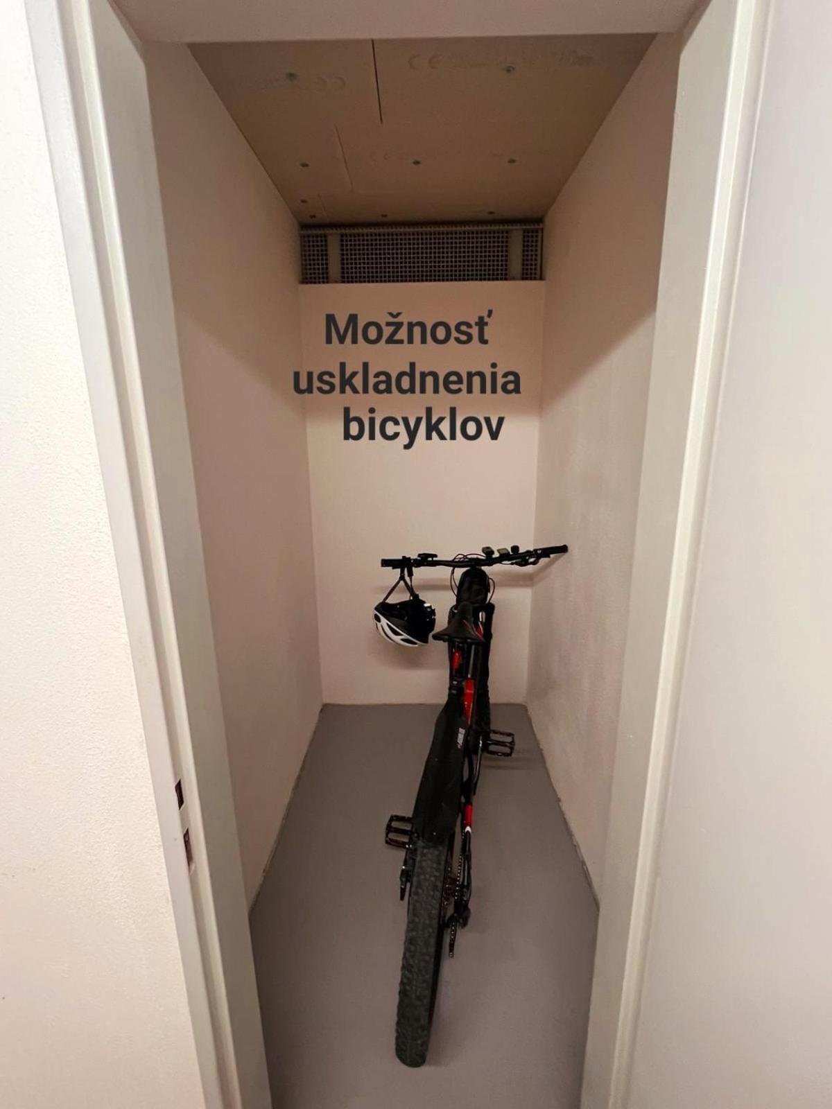 Apartman Zlatovska 22B Trenčín Kültér fotó