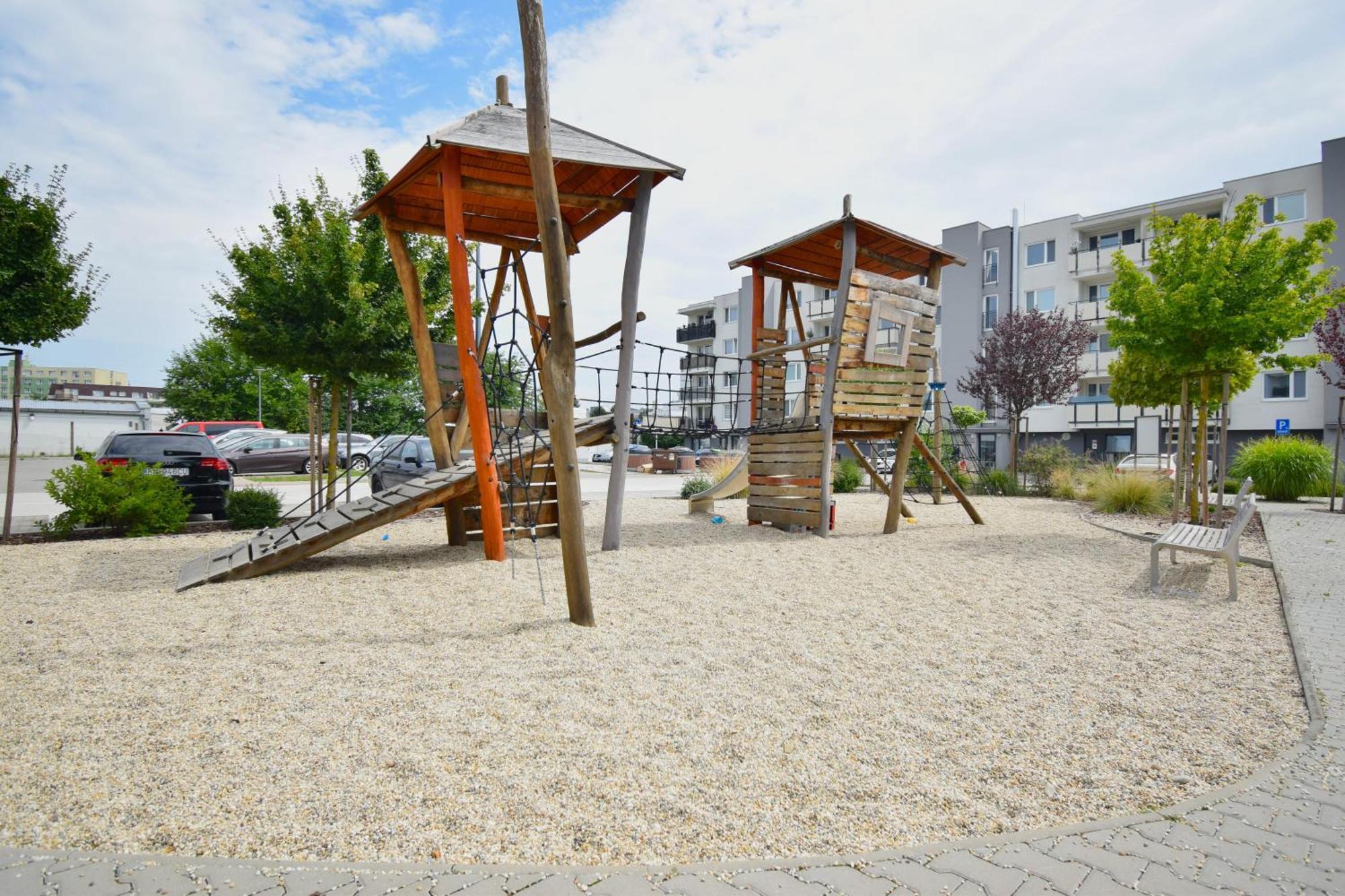 Apartman Zlatovska 22B Trenčín Kültér fotó